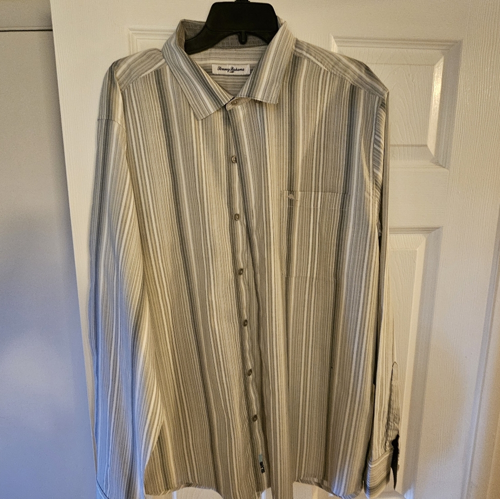 Tommy Bahama Men's XL Button Down Dress Shirt.  Green Striped.